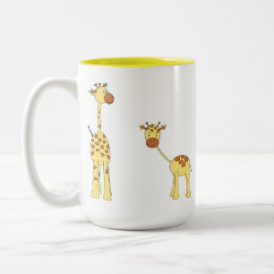 Volwassenen en Baby Giraffe. Cartoon Tweekleurige Koffiemok