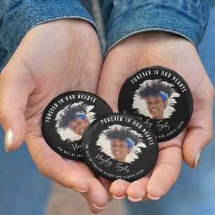 Voor altijd in onze harten Geborsteld effect fot Ronde Button 5,7 Cm