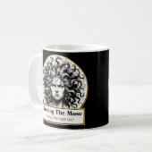 Voor de koffie: The Grumpy Muse Chronicles Koffiemok (Voorkant links)