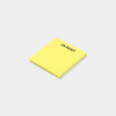 Vooraf gelabeld geel met lage prioriteit post-it® notes (Schuin)