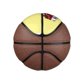 Voorbeeld van de cartoon van de brandweermotor basketbal (Rechts)