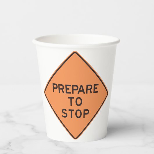 Voorbereiden van stoppen van het verkeersteken papieren bekers (Voorkant)