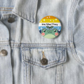  voornaamwoord AroAce Pride Flag Frog Ronde Button 5,7 Cm (In situ)