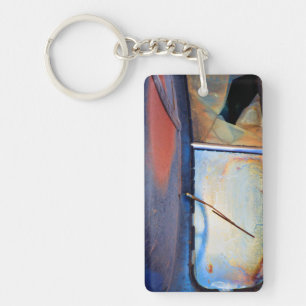 Voorschild van een oude roestvrijwagen sleutelhanger