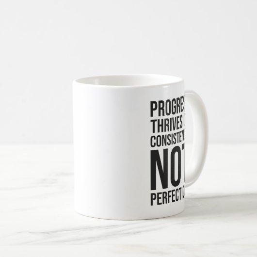 Vooruitgang is consistentie versus perfectie, gym, koffiemok (Voorkant rechts)