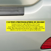 Voorzichtig fotograaf aan boord! bumpersticker (Op auto)
