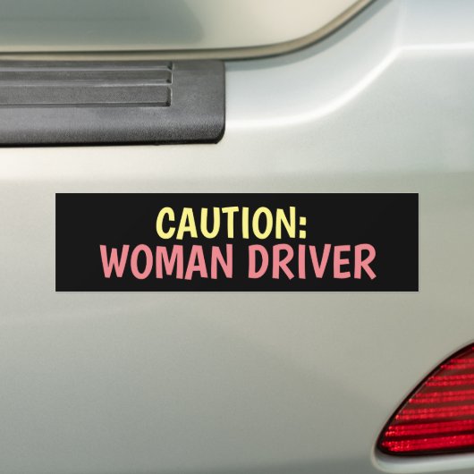 VOORZICHTIGHEID: VROUWENDRIVER FUNNY-BUMPERSTICKER BUMPERSTICKER (Op auto)
