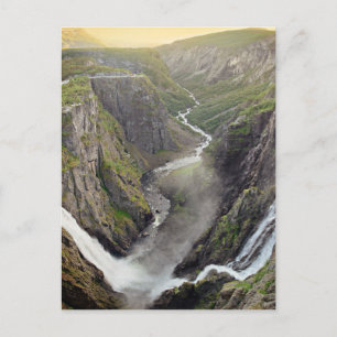 Voringsfossen waterfall in het briefkaart Noorwege