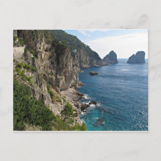 vorming van Faraglioni Rock op het eiland Capri Briefkaart