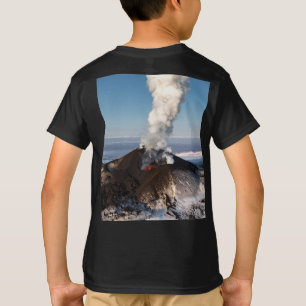Vorming van hete lava-uitbarstingen van de krater t-shirt