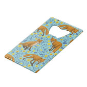 Vossen en boterbloemen op zwembad blauw kredietkaart flessenopener (Voorkant Gekanteld)