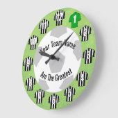 Votre nom d'équipe Football Horloge noir & blanc (Angle)