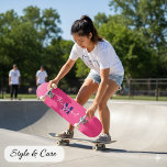 Votre nom sur Custom Pink Skateboard - Faites-le v<br><div class="desc">Ajoutez votre nom à un Skateboard rose personnalisé et faites-en le vôtre ! Conçu pour un style audacieux et des manèges lisses, cette carte présente des tons roses vibrants, des roues de qualité supérieure et votre texte ou votre design personnalisé. Un cadeau parfait ou une pièce de déclaration personnelle -...</div>
