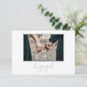 Votre propre photo, carte de annonce de fiançaille (Debout devant)