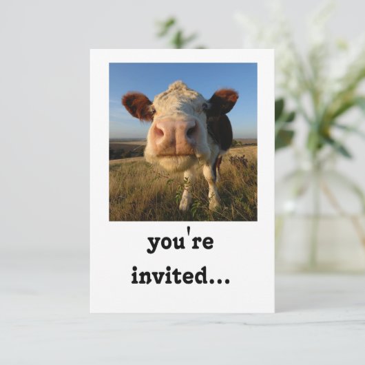 vous êtes invité à un piège ! Carte invitation (Debout devant)