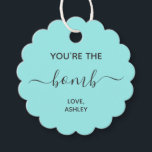 Vous êtes la étiquette cadeau de la bombe pour les<br><div class="desc">Ce sont les petites étiquettes cadeau parfait pour les faveurs de la douche nuptiale,  enseignant,  bénévole ou l'appréciation du personnel,  et plus encore. Vous pouvez customiser le texte avant et le texte arrière,  ainsi que modifier les couleurs.</div>