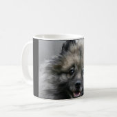 "Vous tasse de café de Keeshond me faites sourire" (Devant gauche)