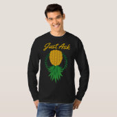 Vraag maar ondersteboven Ananas Swinger Funny Frui T-shirt (Voorkant volledig)