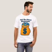 Vraag me naar Blockchain: Bold Tech Design T-shirt (Voorkant volledig)