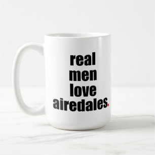 Vraie tasse d'Airedales d'amour d'hommes