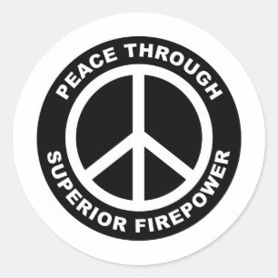 Vrede door superieure vuurkracht ronde sticker