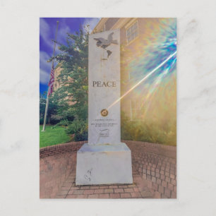 Vredesmonument met duif en Amerikaanse vlag Briefkaart