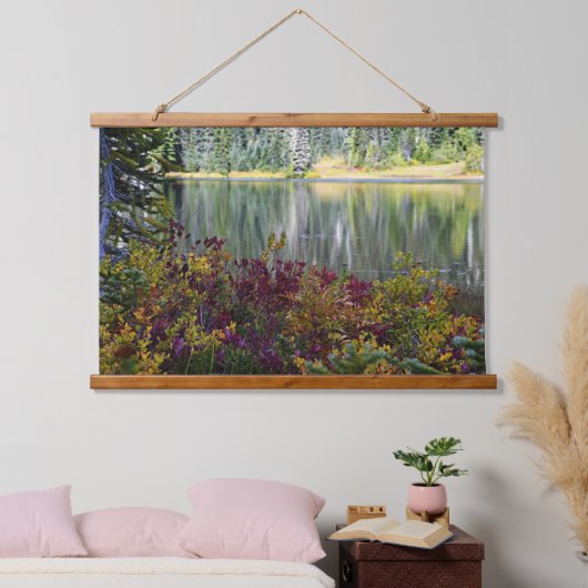 Vredige Lake Vibrant Herfst Kleurenlandschap Hangend Wandkleed (Slaapkamer)