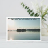 Vreedzaam meer en verre bomen met schriftuur bedankkaart (Staand voorkant)