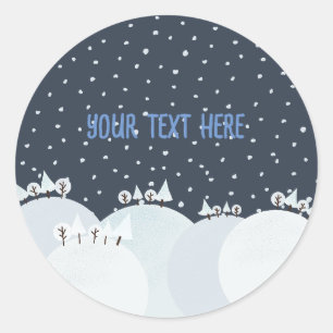 Vreedzaam winterbos met sneeuw en sneeuwvlokken ronde sticker