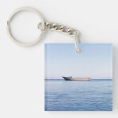Vreedzame Oceaan & Eenzame Boot Fijne Kunst Foto Sleutelhanger (Voorkant)