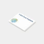 Vreemde astronaut in de ruimte en de cartoon post-it® notes (Schuin)