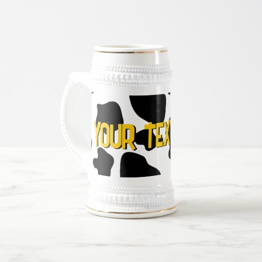 Vreemde zwarte en witte koe bederft bier steingesc bierpul (Voorkant links)