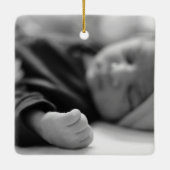 "Vreugde in onze wereld" Baby's eerste kerstvakant Keramisch Ornament (Achterkant)