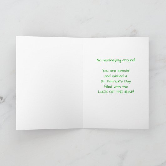 Vriend, St. Patrick's Day Monkey met Shamrock Kaart (Binnen)