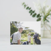 Vrienden die golftassen dragen briefkaart (Staand voorkant)