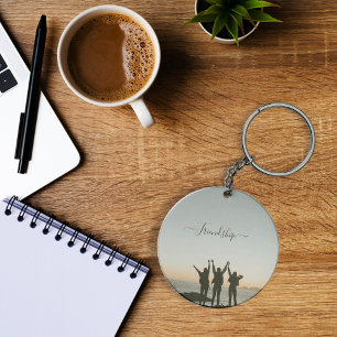 Vrienden tijdens zonsondergang sleutelhanger