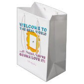 VRIENDEN™ | Welkom in de echte wereld - Peephole Medium Cadeauzakje (Achterkant Gekanteld)