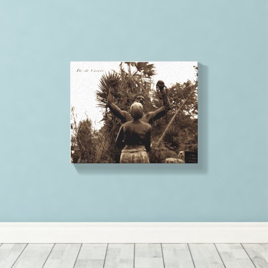 Vrijheidsbeeld - Goree Island, Senegal Canvas Afdruk (Insitu (Houten vloer))