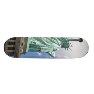 Vrijheidsbeeld van lensgerrit skateboard