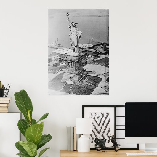 Vrijheidsluchtschip Uitzicht 1920 Poster (Thuiskantoor)