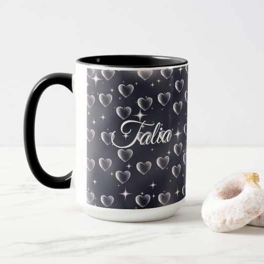 Vroege jaren 2000 zwart-withartoude schoolkunst mok (Met donut)