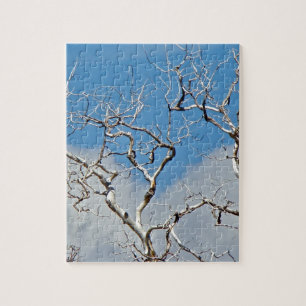 VROEGE LENTE MET BLAUWE LUCHT EN BOOMTAKKEN LEGPUZZEL