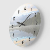 Vroege ochtend reflecteert het landschap grote klok (Hoek)