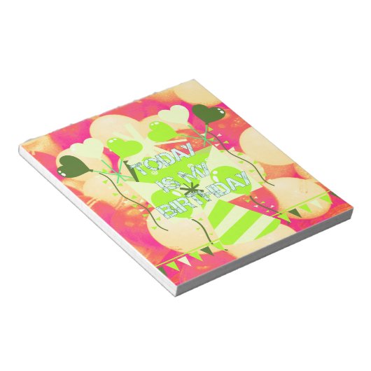 Vrolijk feestontwerp: vandaag is mijn verjaardag notitieblok (Schuin)