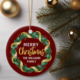 Vrolijk kerstfeest met gouden familie, aangepast r keramisch ornament