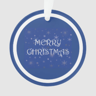 Vrolijk kerstfeest op blauw met sneeuwvlokken ornament