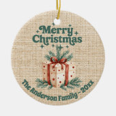 Vrolijk Kerstmis beige jute geschenkdoos groen Keramisch Ornament (Voorkant)