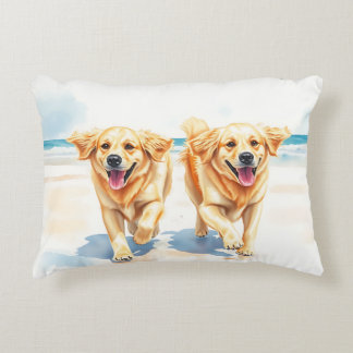 Vrolijke Gouden Retrievers op het Strand – Waterve Accent Kussen