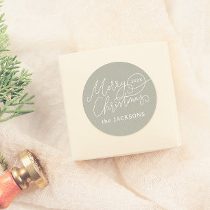Vrolijke kerstkalligrafie Elegant Sage Green Ronde Sticker