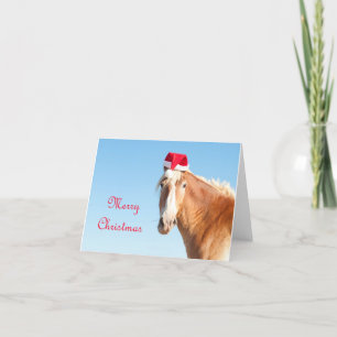 Vrolijke Kerstmis - paard die een pet van de Feestdagen Kaart